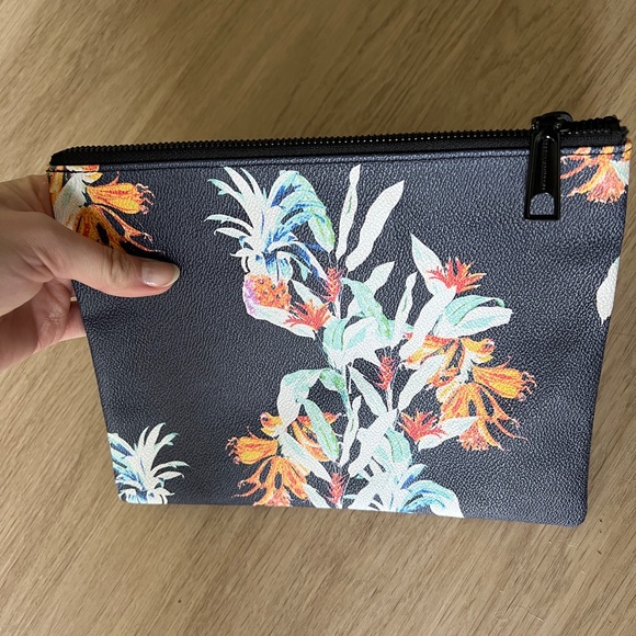 ‼️LAST CALL‼️ Rebecca Minkoff Tropical Floral Pouch Clutch - Picture 2 of 5
